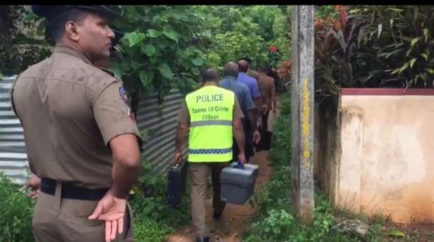 இலங்கையில் கணவனை கோடரியால் கொத்திக் கொன்ற மனைவி